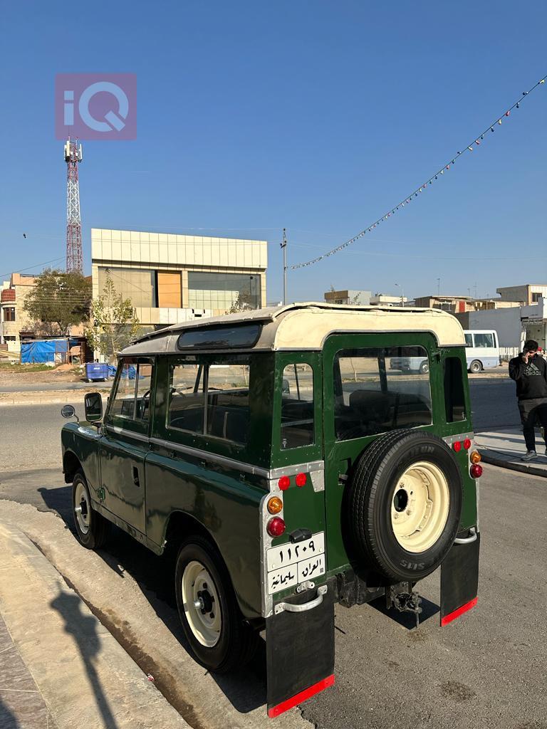 Land Rover Defender